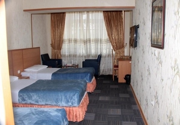 اتاق سه تخته هتل جهانگردی میناب